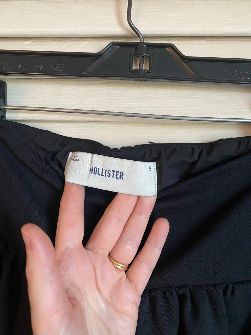 Hollister brand size